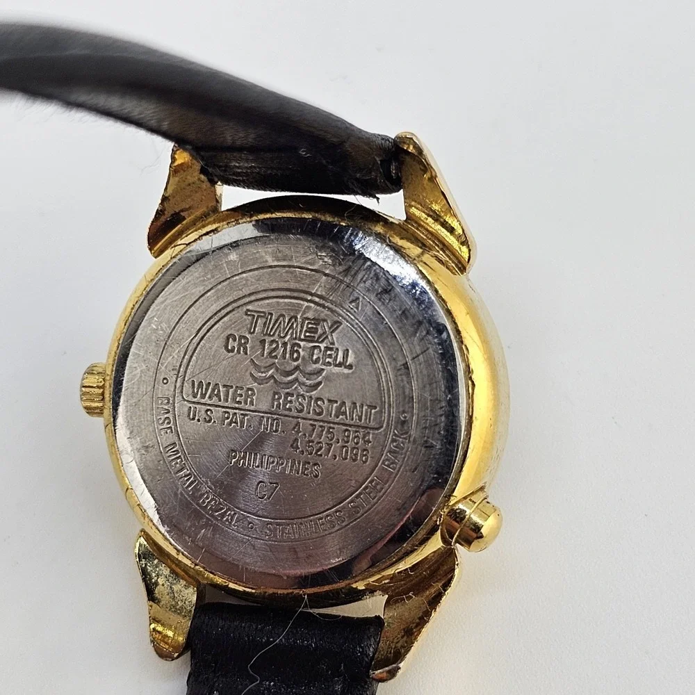 VTG Timex Watch Women Fluted Bezel 25MM Black Dial Date Leather Bands NEWBattery